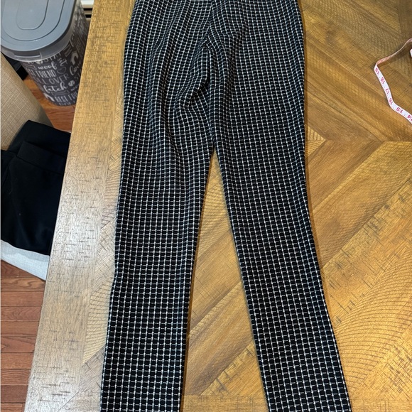 SHEIN Black and White Patterned Skinny Pants - Picture 10 of 10